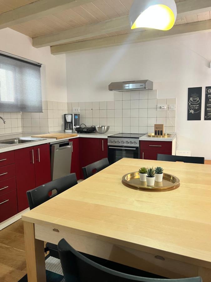 Seayou!***Charming 1-Bedroom Rental Unit In The Old City Center Of Cres Dış mekan fotoğraf